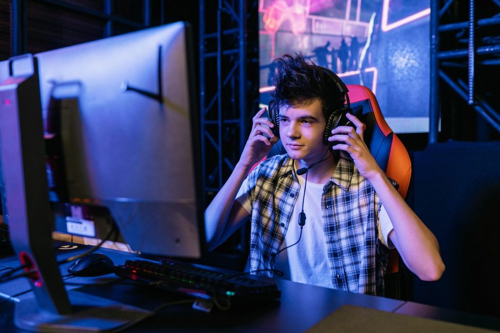 144Hz vs 240Hz vs 360Hz：刷新率有感嗎？從FPS玩家到休閒遊戲，一篇看懂怎麼選