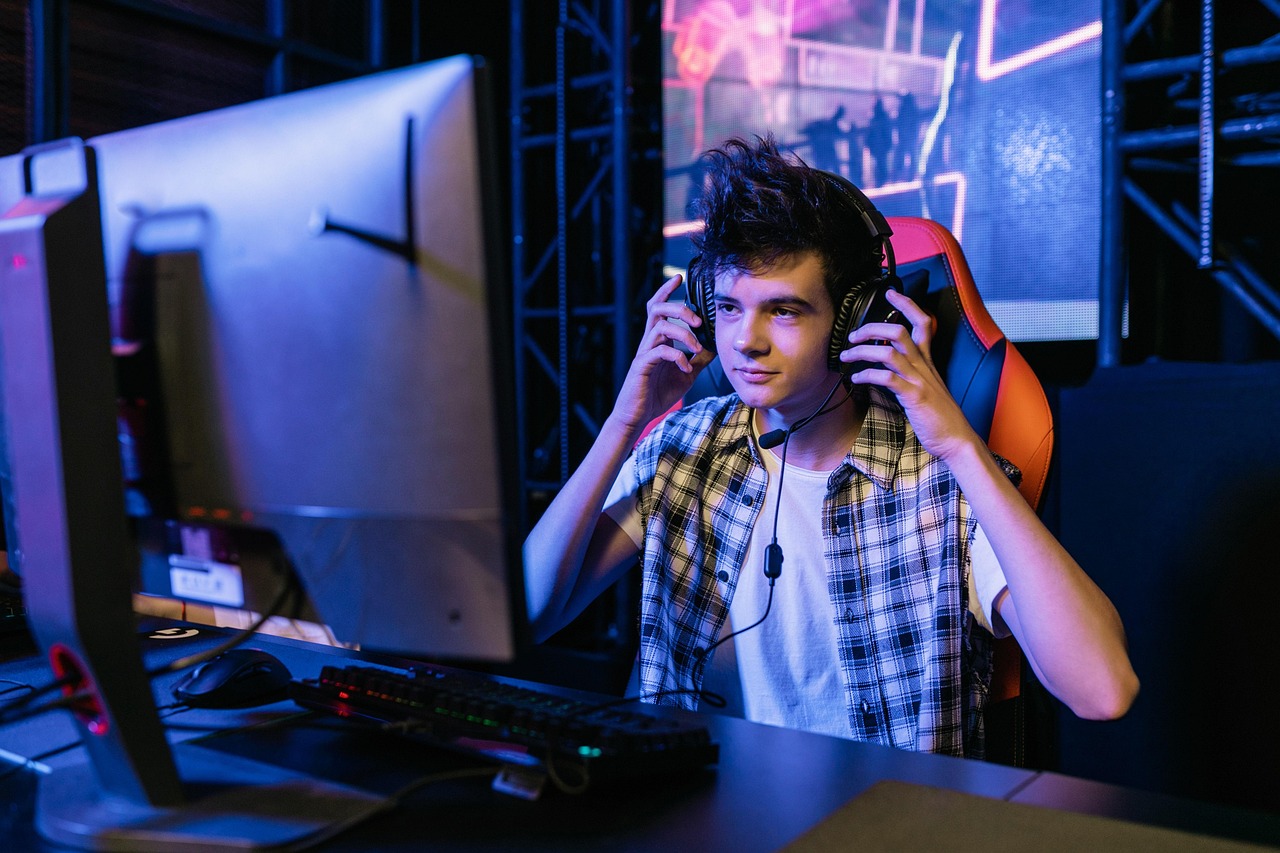 144Hz vs 240Hz vs 360Hz：刷新率有感嗎？從FPS玩家到休閒遊戲，一篇看懂怎麼選
